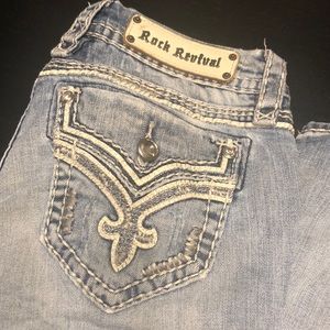 Light wash Rock Revival jeans!